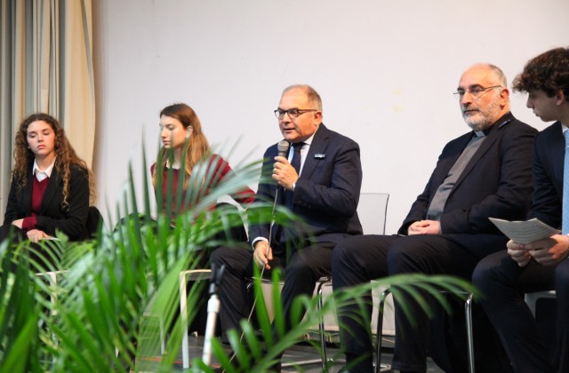 Palermo. Il procuratore De Lucia incontra i giovani del Gonzaga: “La formazione di voi giovani deve andare oltre le news”